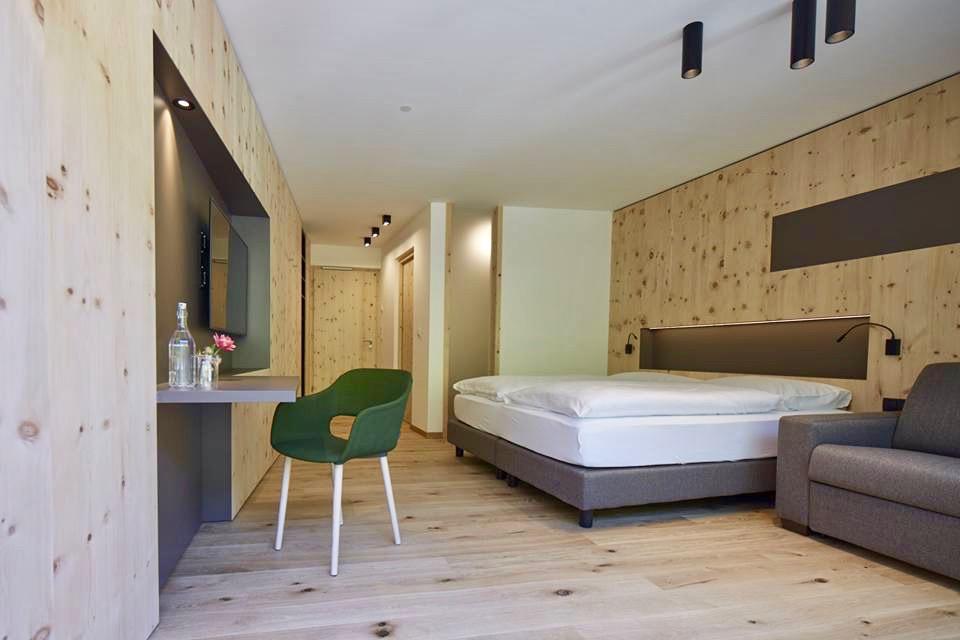 Ladurner Hotel Лагундо Екстериор снимка